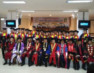 Wisuda STT Makedonia dan Pemberian Gelar Kehormatan Doctor of Honorius Causa